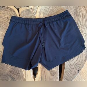 Lululemon Shorts Size 6